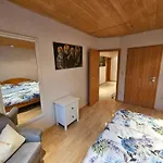 Kratzert 1-2 Schlafzimmer *