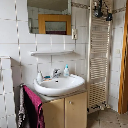 Kratzert 1-2 Schlafzimmer 公寓 居特斯洛