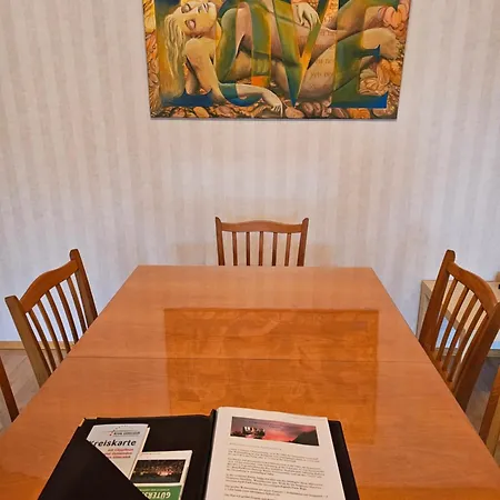 Kratzert 1-2 Schlafzimmer Apartment *