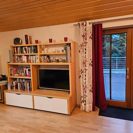 Kratzert 1-2 Schlafzimmer 居特斯洛