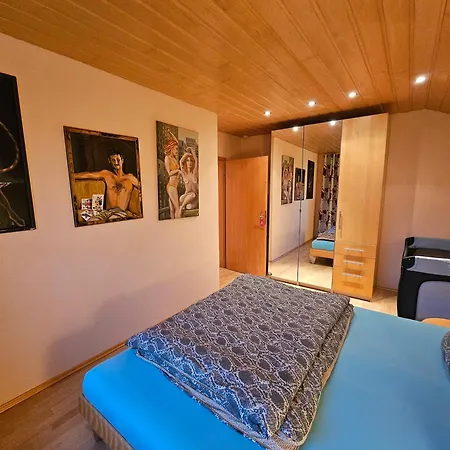 Kratzert 1-2 Schlafzimmer *