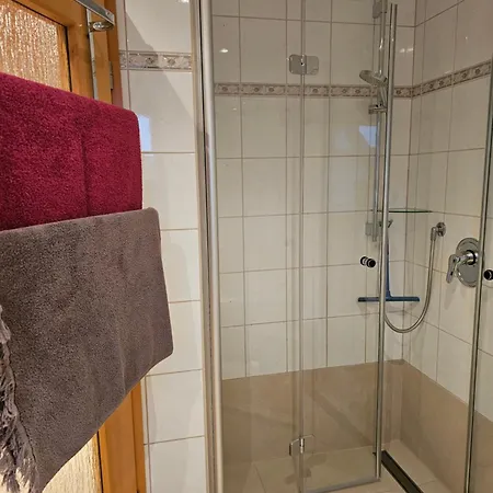 Kratzert 1-2 Schlafzimmer Apartment Gutersloh