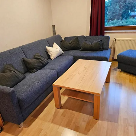 Kratzert 1-2 Schlafzimmer 居特斯洛