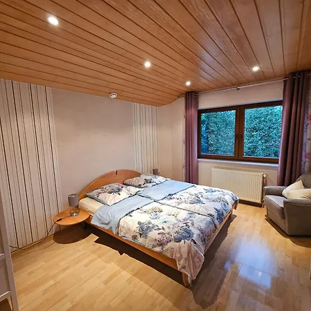 Kratzert 1-2 Schlafzimmer Apartment *