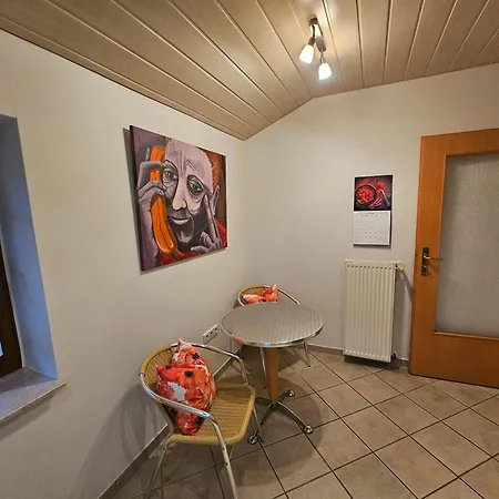 Kratzert 1-2 Schlafzimmer Apartment *