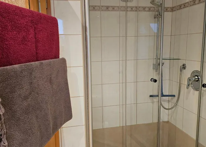 Kratzert 1-2 Schlafzimmer 公寓 居特斯洛