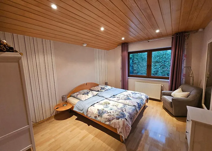 Kratzert 1-2 Schlafzimmer 公寓 *