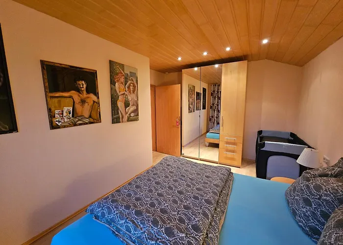 Kratzert 1-2 Schlafzimmer 居特斯洛